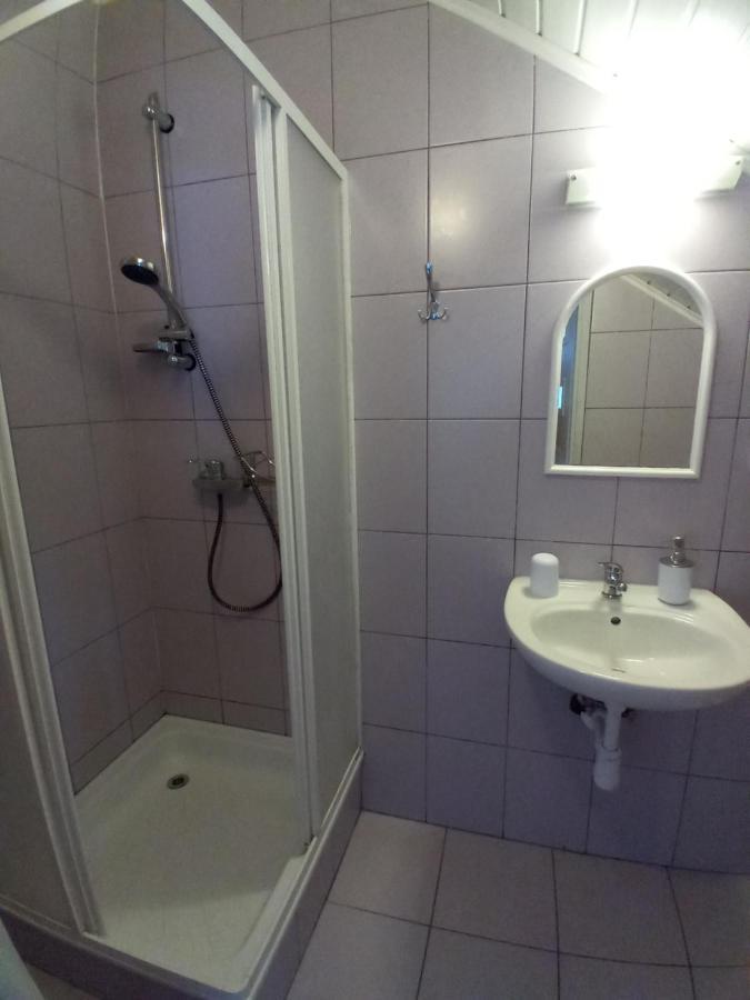 Pokoje Goscinne Akacja Resko Dźwirzyno Exterior foto